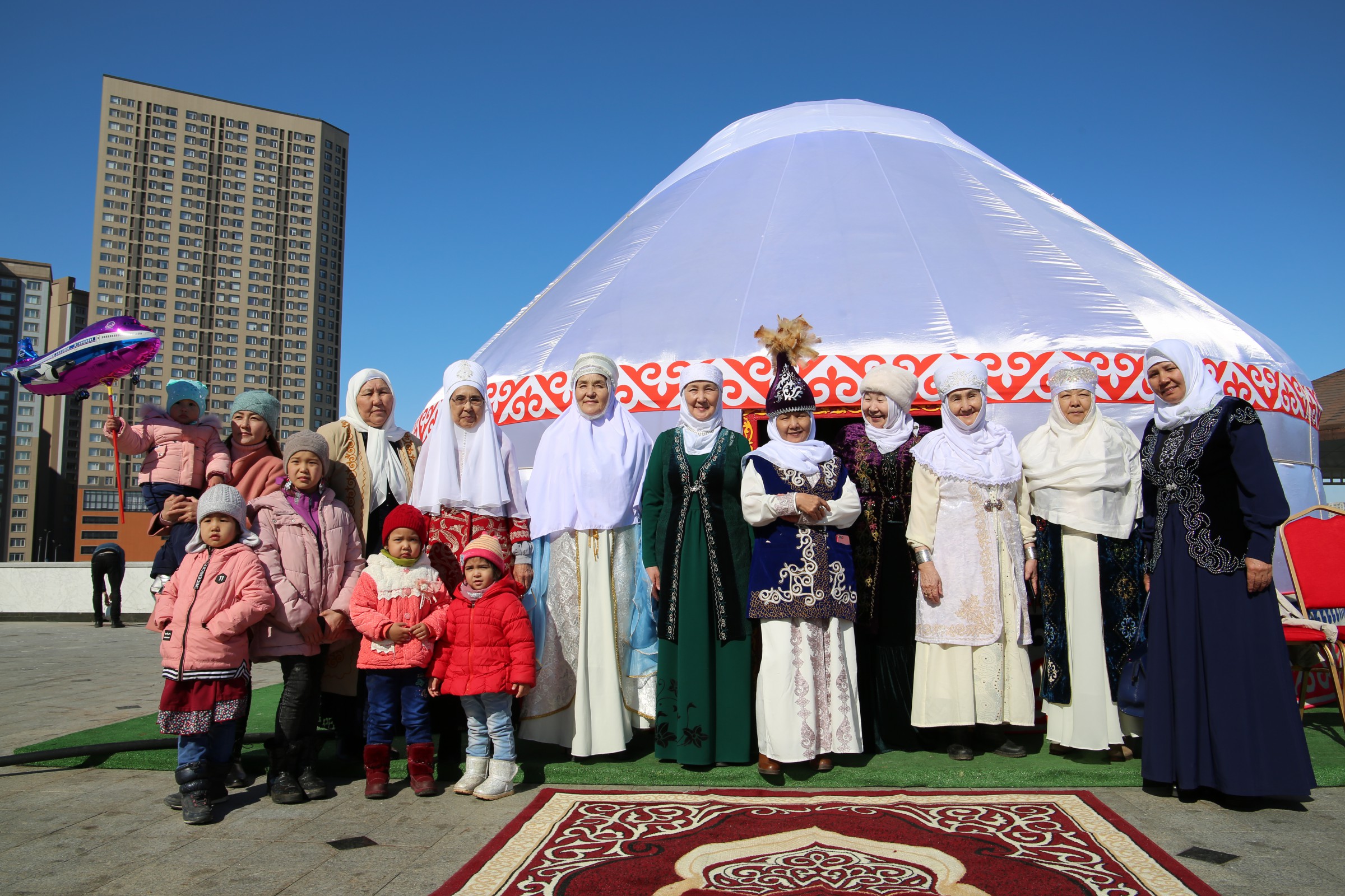 Фото на наурыз. Юрта горы праздник Наурыз. 22 Наурыз. С праздником Наурыз. Фото праздника Наурыз в Казахстане.