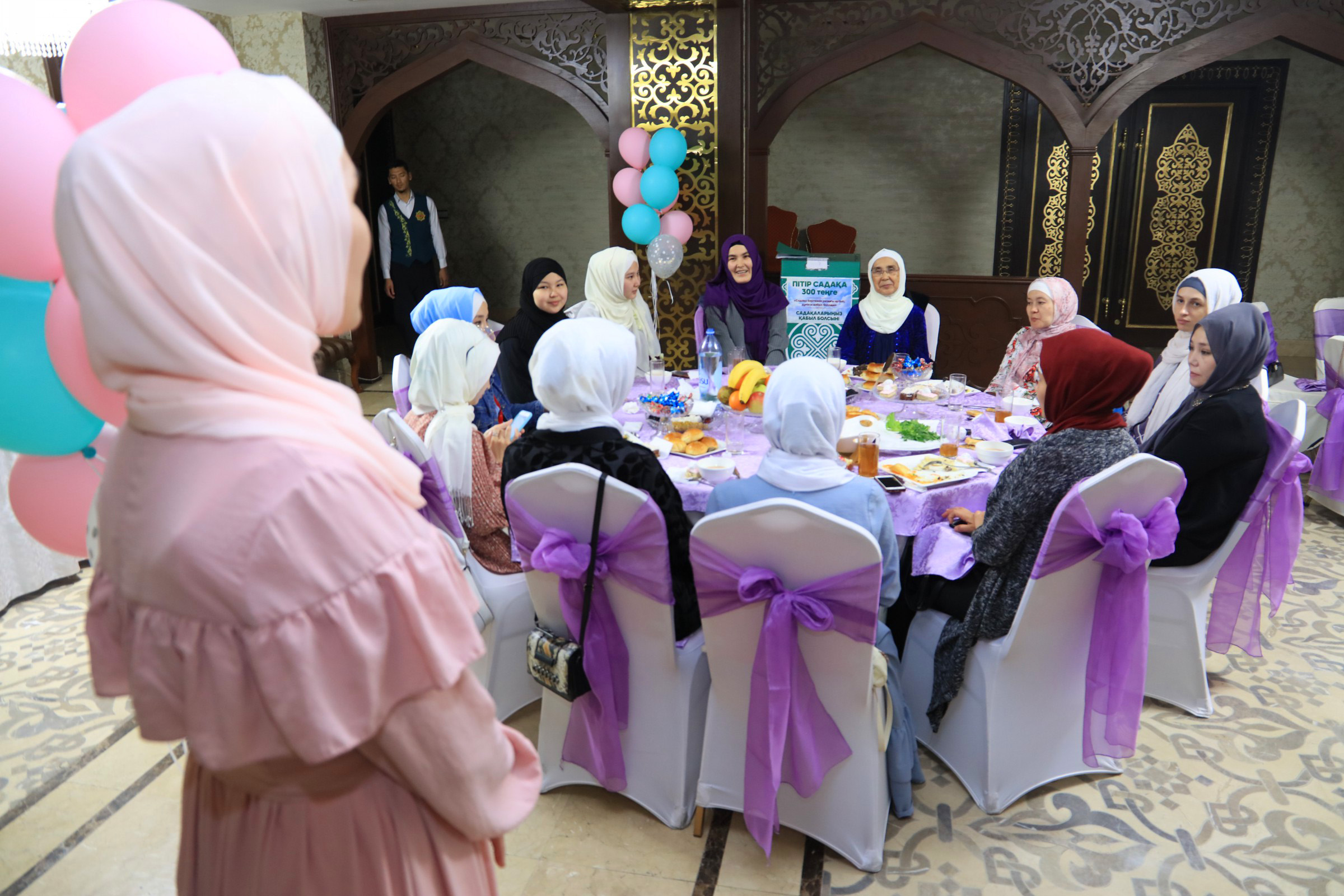 с наступлением рамадана. сегодня начался рамадан. что такое разговение в исламе. календарь на рамадан 2022 мусульманский. со священным праздником рамадан.